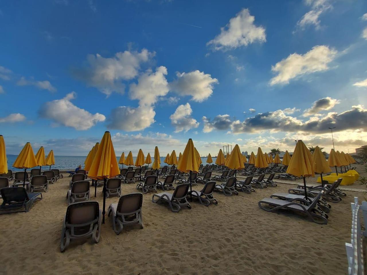 Bral Apartment 5 - Beachfront Durrës Zewnętrze zdjęcie